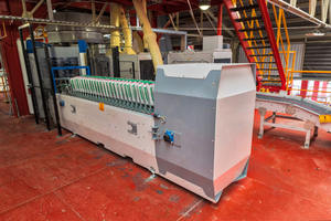  3 The Beumer fillpac R is equipped with a ream magazine for 700 bags ... 