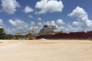  The Takraf shiploader is now installed and working on site in Mexico 