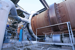  2 Graphite seal at a rotary kiln on the kiln outlet side 