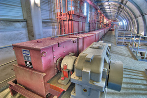  <div class="bildtext_en">Example application of an Aumund Drag Chain Conveyor, type Louise, in a cement plant</div> 