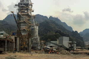  1 The MCS lime plant under construction 