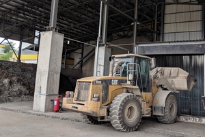  2 The RDF can also be delivered to the reception station by a wheel loader 