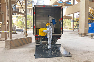  Unloading of Covid-19 health care wastes contained in sealed hard plastic boxes, Hubei 2020 