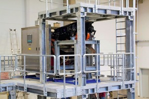  8 Rear view of the freefall sorter with control panel 
