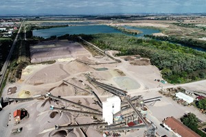  The delivery quantities – here in a gravel plant – can be precisely controlled according to the order situation 