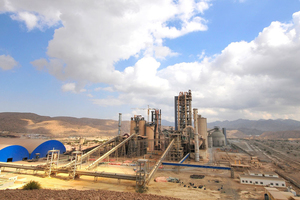  Oman Cement Company (OCC) conveys hot cement powder with bulk material handling technology from Rulmeca 