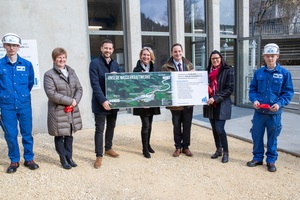  2 The chain of power plants was opened in the presence of State Councilor Sara Schaar and State Councilor Sebastian Schuschnig. From left to right: Matthias Rath (apprentice at w&amp;p Zement), Mayor Gabriele Dörflinger, Provincial Councilor Sebastian Schuschnig, Christina Fromme-Knoch (owner representative and Chairman of the Supervisory Board of the Wietersdorf Group), Florian Salzer (Technical Director of w&amp;p Zement and responsible for the revitalization of the Wietersdorf power plant chain), Provincial Councilor Sara Schaar and Franz Rath (apprentice at w&amp;p Zement) 