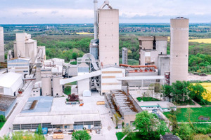  <div class="bildtext_en">HeidelbergCement‘s cement plant in Hanover/Germany</div> 