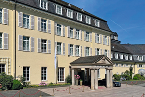  Venue of this year‘s General Meeting of the German Lime Association: the Steigenberger Grandhotel on the Petersberg in the Siebengebirge Mountains 