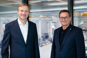  2 Michael Lackner (left) and Manuel Lindner (right), the management, are delighted with the new modern building and the successful move to the new home of recycling 