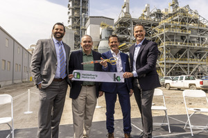  2 Heidelberg Materials and community leaders cut ribbon at Mitchell, Indiana/USA cement plant. 3rd from left: Dr Dominik von Achten, CEO of Heidelberg Materials, and 4th from left: Chris Ward, Member of the Managing Board of Heidelberg Materials and responsible for the North America Group area 