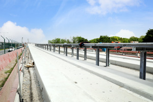  2 To ensure that the concrete roadway remains passable even in icy temperatures, it can be heated along the entire route 