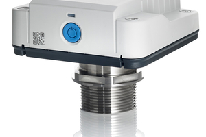  1 The Micropilot FWR30 from Endress+Hauser is a wireless radar sensor for measuring levels in plastic containers. A process connection for installation in metal tanks and silos is also available 