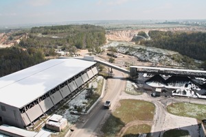  2a Quarry and raw material store • Steinbruch und Rohstofflager  