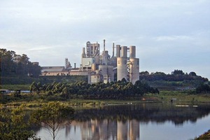  14 Pedra do Sina ­cement plant  