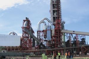  2 A Loesche mill of type LM 46.4 in the Yaqui cement works in Mexico 