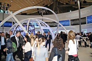  1 The Digitalization Forum of Siemens was generally crowded 