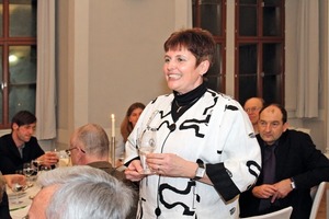  Geschäftsführerin Anett Mysliwiec begrüßte die Teilnehmer zur Abend­veranstaltung auf Schloss Ettersburg 