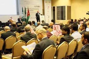  3 A look at the very well-filled lecture hall illustrates the great interest in the topics of the lectures 