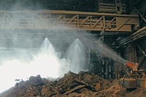  1 The high-performance dust suppression prevents migration of dust generated by crushing and sizing 