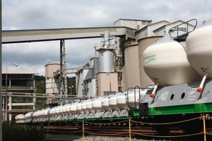  	Ein spezielles Zugangskonzept mit Chipkarten ermöglicht es Cˇeskomoravský Cement, seinen Kunden rund um die Uhr überwachten Zutritt zum Verladeterminal zu gewähren.  