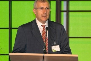  4	Dominique Renié emphasized the support by Loesche during the mill commissioning 