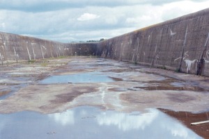  ASR damages to a water engineering structure 