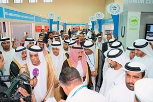  	Eröffnung der Ausstellung durch HH Sheikh Saud bin Saqr al ­Qasimi, Herrscher von Ras Al Khaimah 