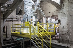  1 The cement industry normally uses turbine filling machines. However, Calucem opted for a Beumer fillpac air filling machine, because their cement compositions can vary greatly and are often finer than that of traditional cement 