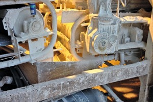  1 Large quantities of dust and dirt create ­difficult conditions for the machinery and conveyor systems used in chalk quarries 