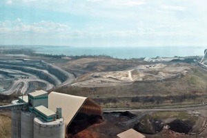  4 The limestone quarry is situated around 1.5 km from the plant, which also has (see right) a mooring jetty on Lake Ontario 