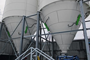  1 Matakt air cannons for use on silos containing bulk minerals 