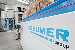  2 The fillpac®, equipped with the Beumer bag discharge line SA 4000 