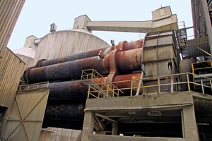  4 The Rohrdorf kiln with its satellite coolers 