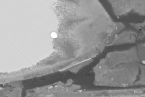  2	Droplet-shaped iron inclusions 