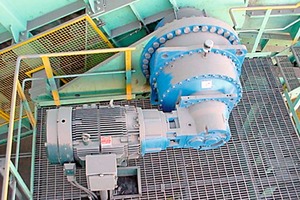  8 Planetary and helical reduction gear (photo Aumund) 