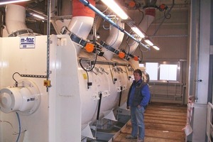  	Der größte von m-tec produzierte Mischer mit 11 000 l Nutzvolumen und ca. 15 000&nbsp;l Bruttovolumen 