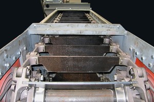  19 Aumund drag chain conveyor type TKF 