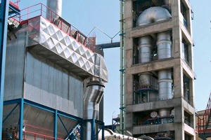  22 Kiln line at the SOTACIB Plant • Ofenlinie von SOTACIB  