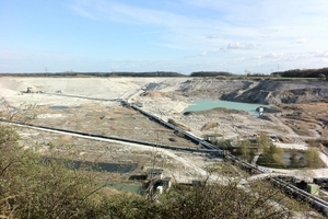  ONLINE+: Raw material extraction in the quarry • Rohmaterialgewinnung im Steinbruch 