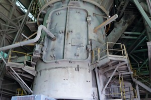 5 The vertical spindle mill processes 460 t/d 