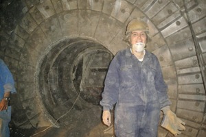  Preparation for the industrial ball mill inside sampling 