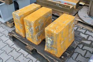  7 Sample blocks made of iron cast material (EN-GJS-400-15U) for callibration


 