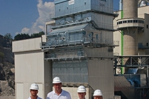  Ulrich Fischer, Dr. Stefan Lindner, Dr. Helmut Leibinger und Heinrich Rodlmayr vom Werk in Rohrdorf vor der neuen Anlage 