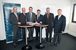  Signing the research agreement between Haver &amp; Boecker and the South Westphalia Scientific Association, an affiliated institute of the South Westphalia University of Applied Sciences (from left): Dr. Stephan Hüwel (Haver &amp; Boecker), Prof. Paul Gronau, Reinhard Neundorf, Heinz-Joachim ­Henkemeier, Prof. Jürgen Bechtloff (South Westphalia University of Applied Sciences) and Dr. Reinhold Festge (Haver &amp; Boecker) 