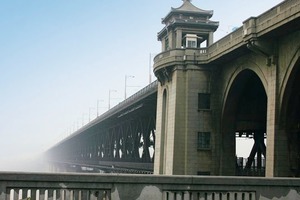  Erste Brücke über den Jangtse in Wuhan 