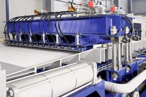  4 Various dewatering systems can be used to dry the filter cake downstream of the filtration and washing stages. ­Mechanical compression is ­possible with the ­optional ­pressing device, ­together with a blow-out, if applicable 