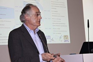  <div class="bildtext_en">2 Dr. Felek Jachimowicz refered about the relation between concrete and PCE</div> 