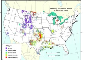  Lage der Öl- und Gasbohrlöcher in den USA. Durchschnittliche TDS-Konzentra­tionen (Summe aller ­gelösten Feststoffe) im Produk­tionswasser aus Öl- und Gasbohrlöchern als Indikator für den Gehalt an Calcium, Magnesium und Alkali [33] 