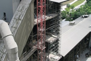  	Treppenförmig abgestufte Montagebühnen 